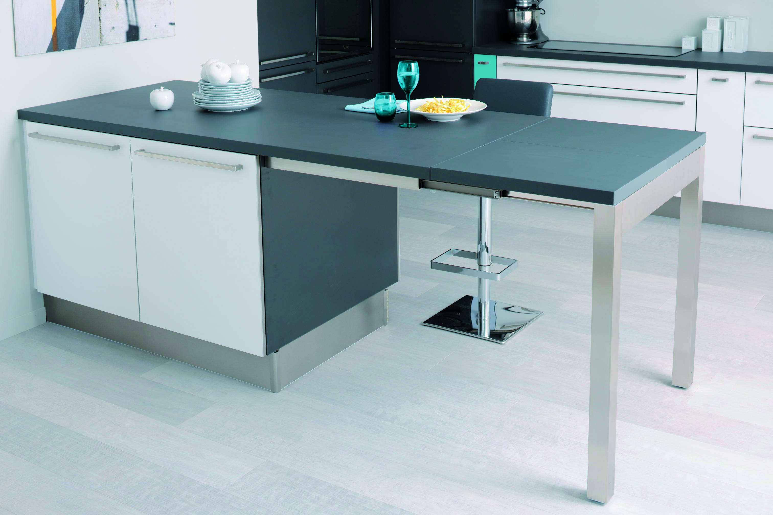 VOILA Pull Out Table